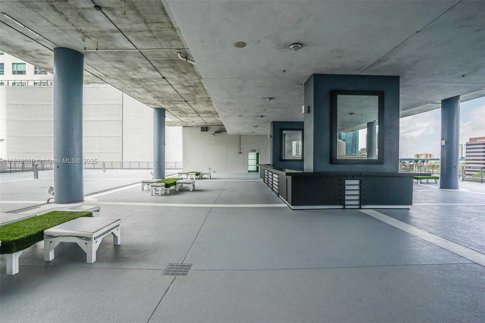 Small Image of 690 SOUTH WEST 1ST CT #1828, Miami Number 18