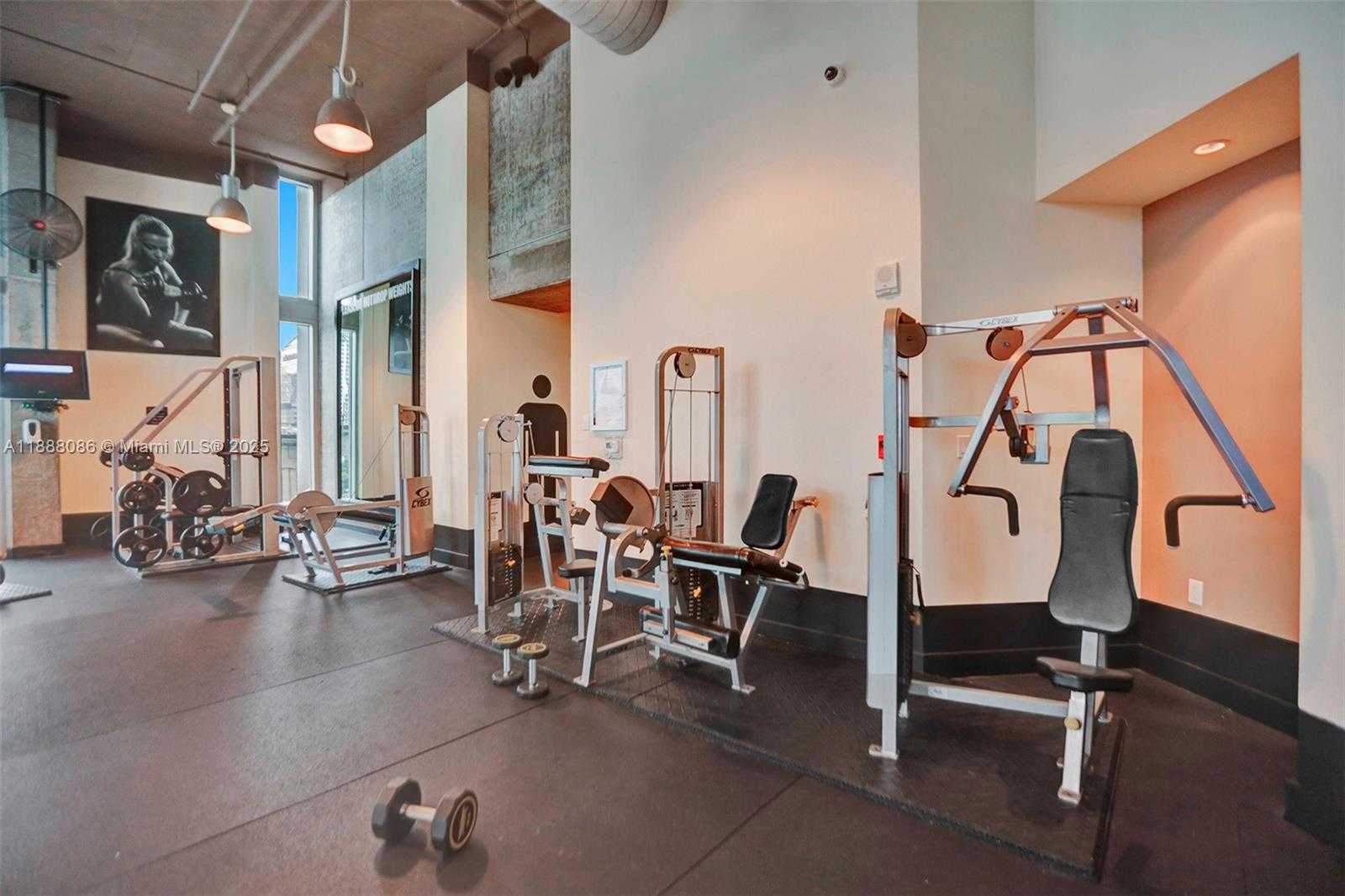 Small Image of 690 SOUTH WEST 1ST CT #1828, Miami Number 21