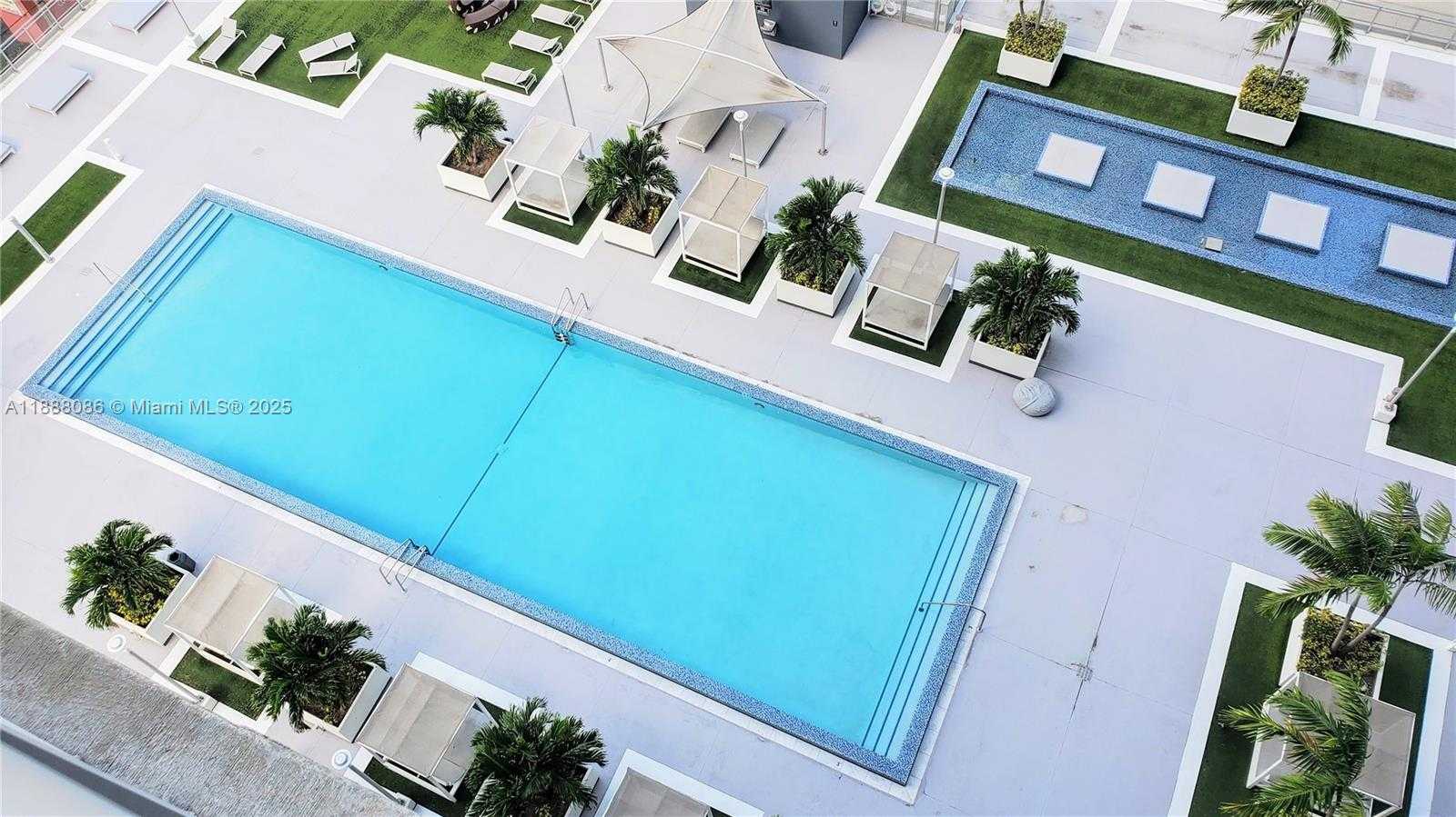 Small Image of 690 SOUTH WEST 1ST CT #1828, Miami Number 6