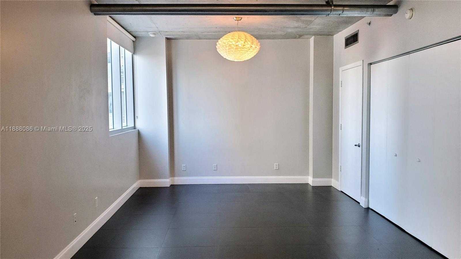 Small Image of 690 SOUTH WEST 1ST CT #1828, Miami Number 9