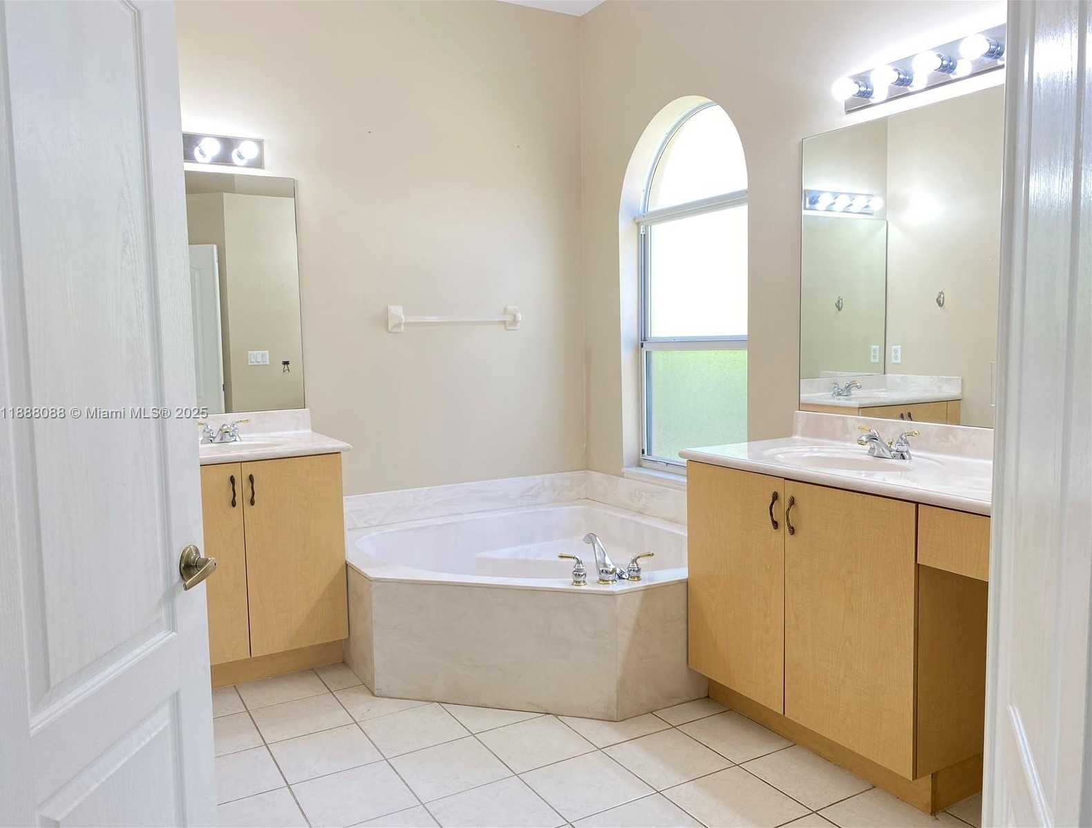 Small Image of 2247 PORTOFINO AVE, Homestead Number 12