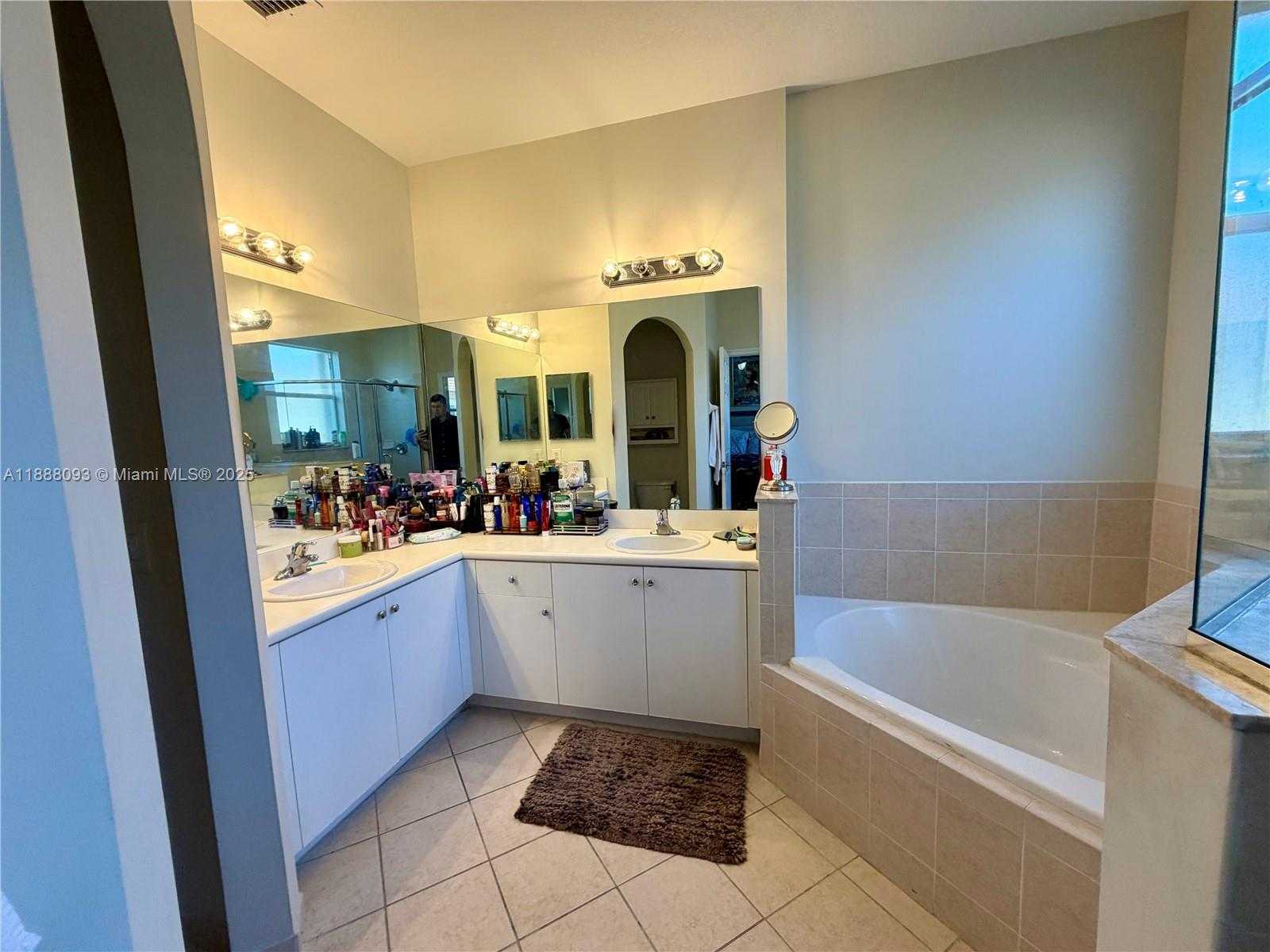 Small Image of 12951 SOUTH WEST 133RD ST, Miami Number 14