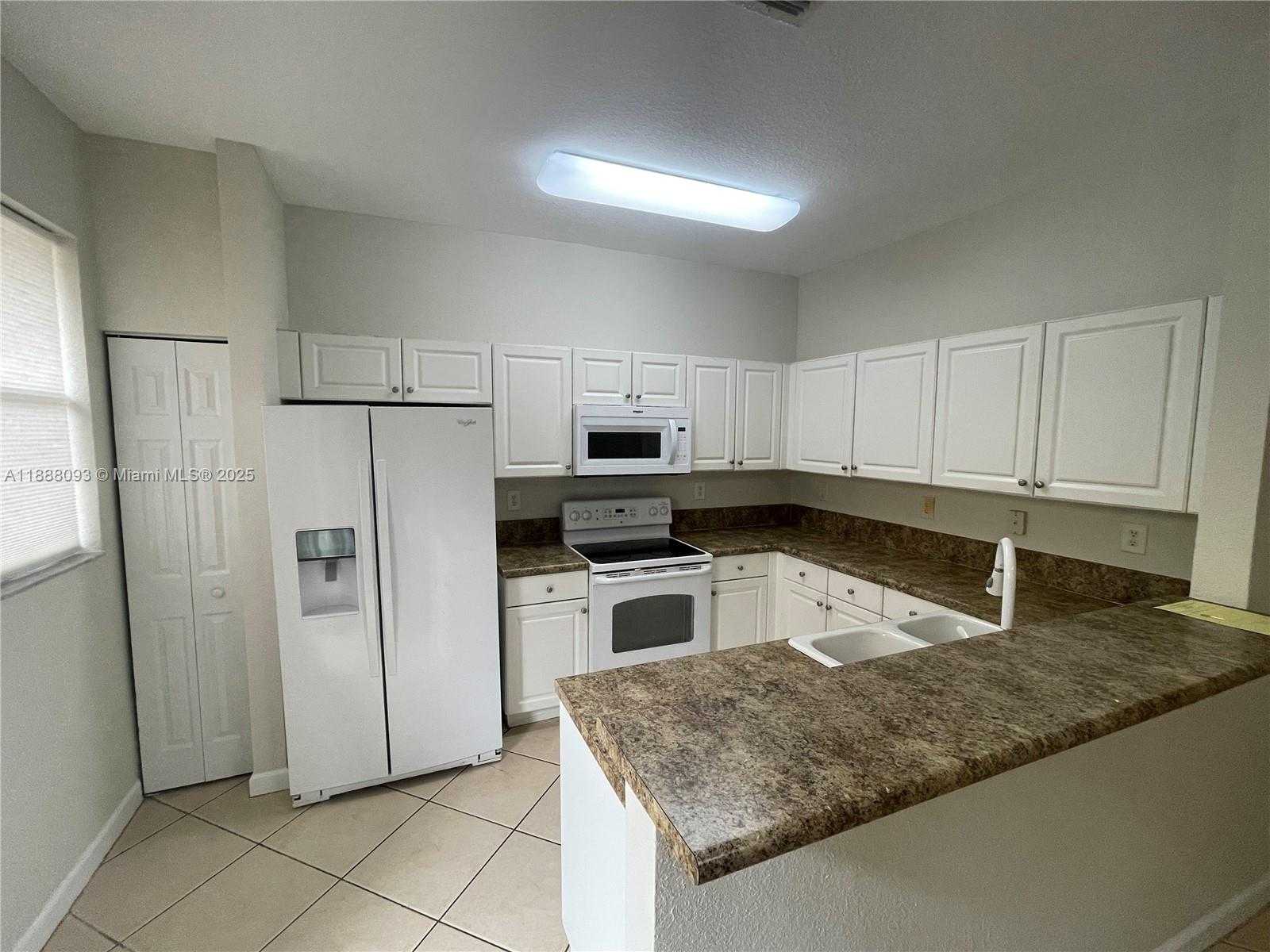 Small Image of 12951 SOUTH WEST 133RD ST, Miami Number 4