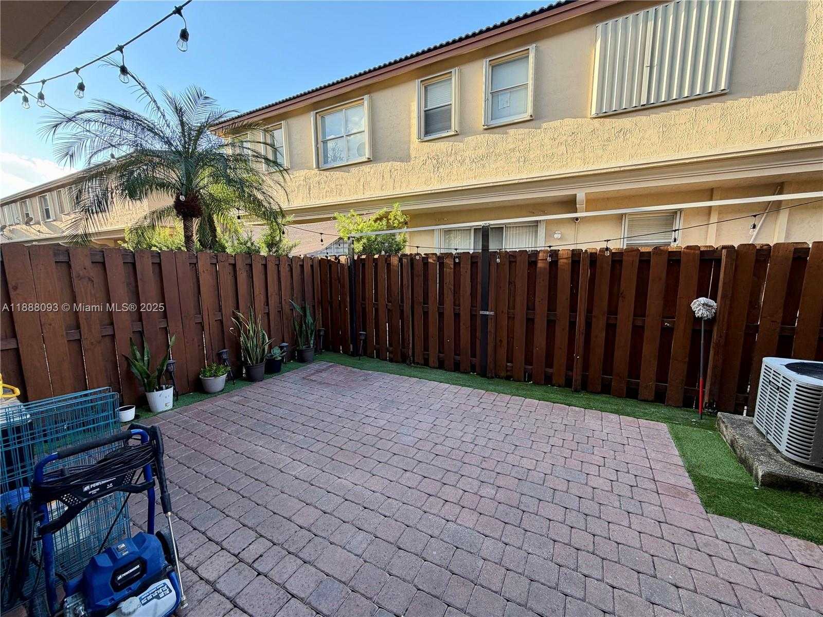Small Image of 12951 SOUTH WEST 133RD ST, Miami Number 6