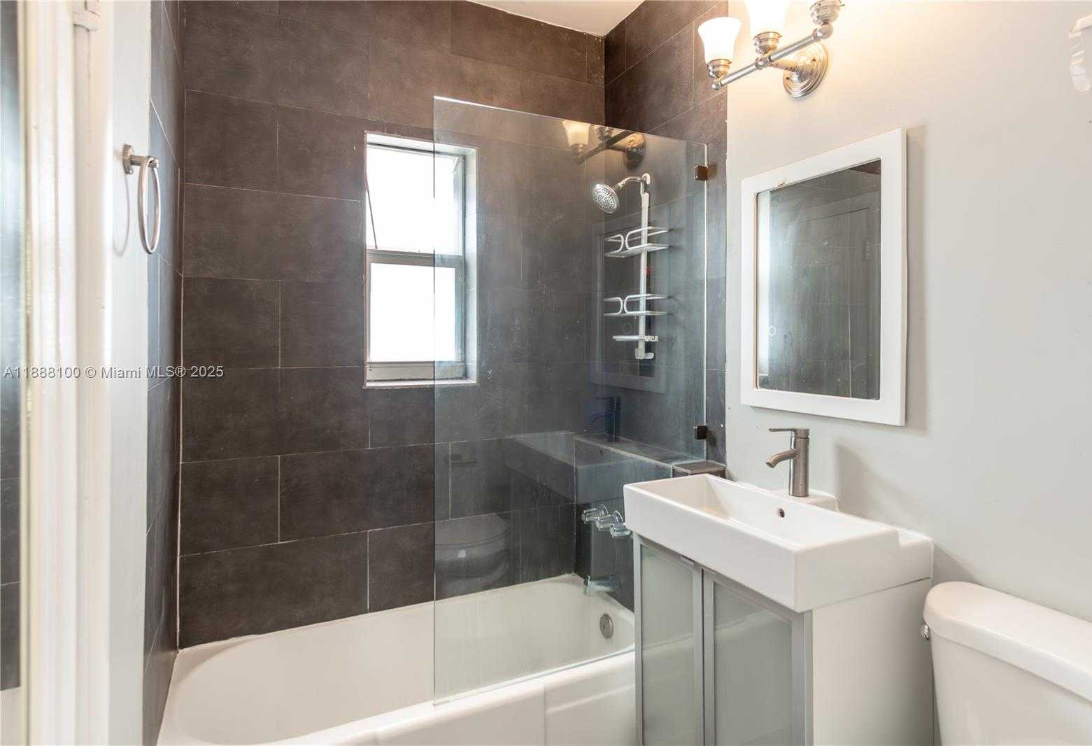 Small Image of 846 JEFFERSON AVE #4, Miami Beach Number 13