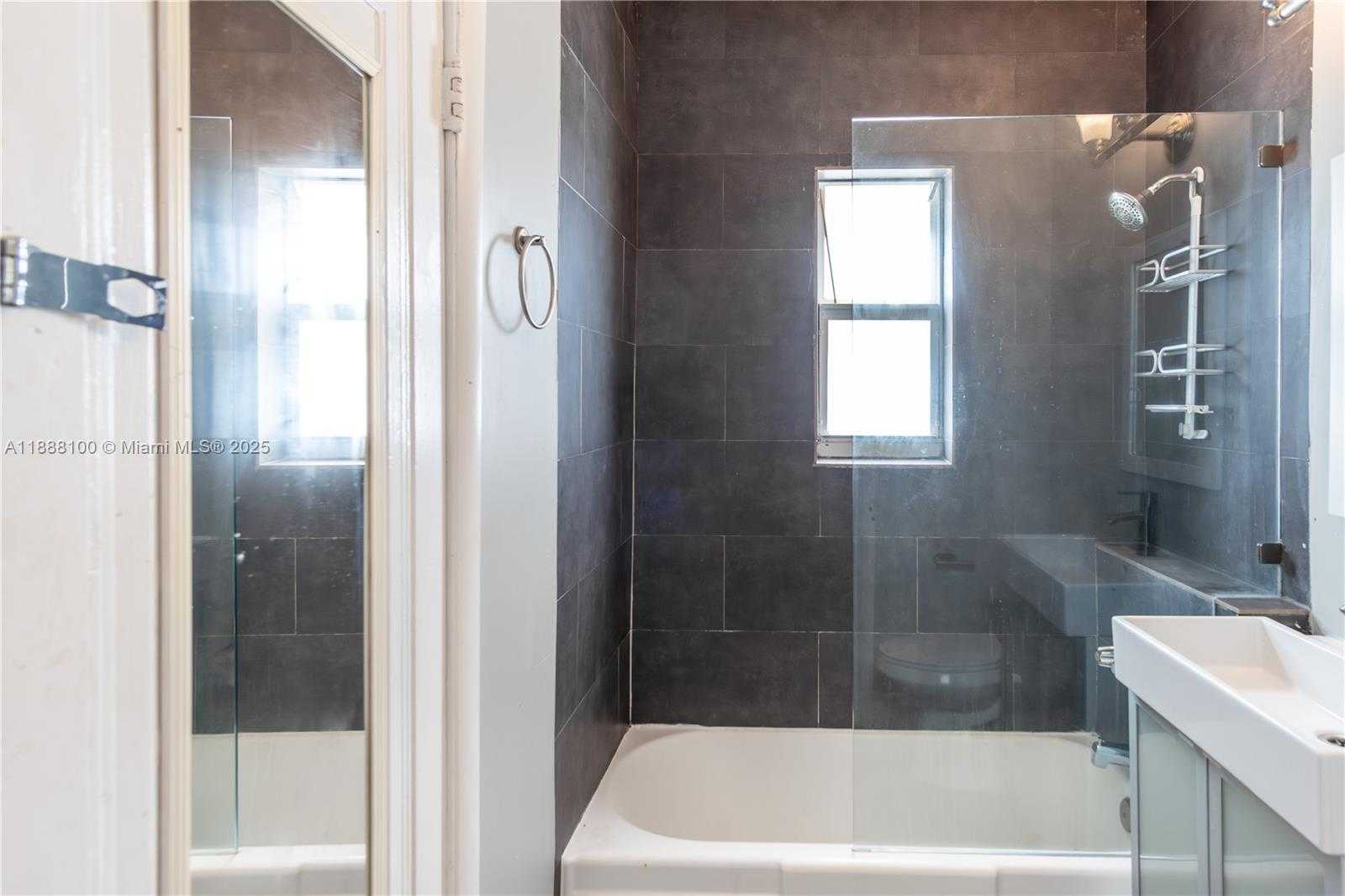 Small Image of 846 JEFFERSON AVE #4, Miami Beach Number 14
