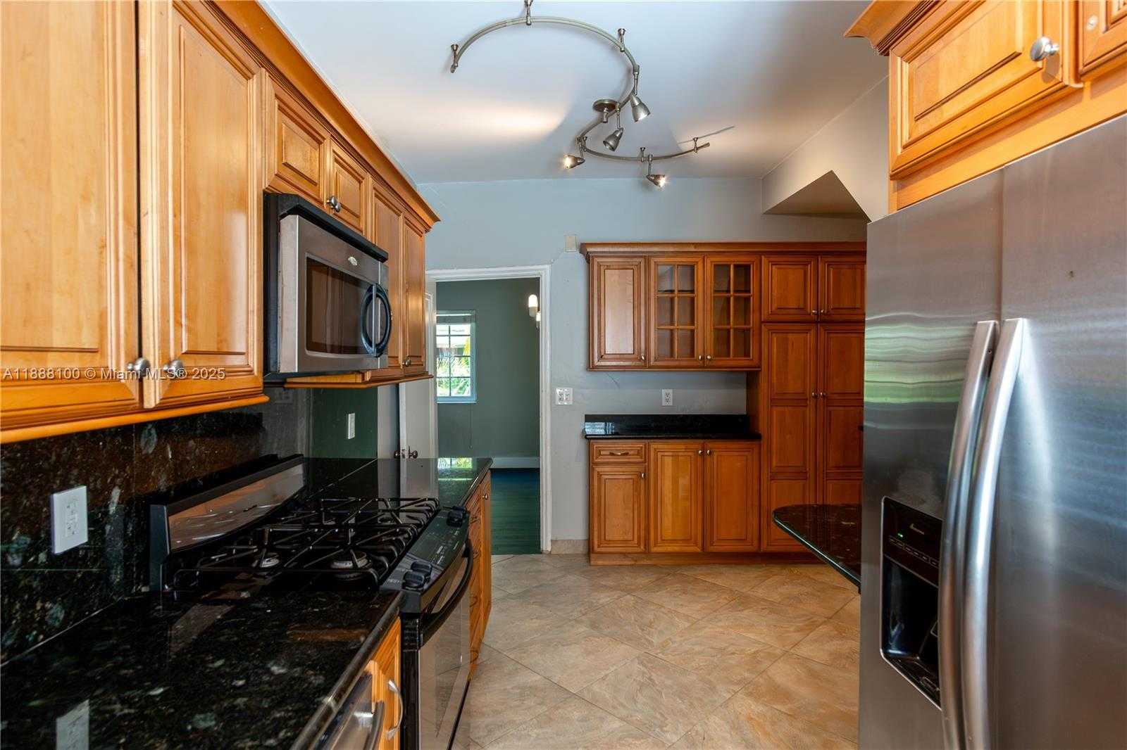 Small Image of 846 JEFFERSON AVE #4, Miami Beach Number 6