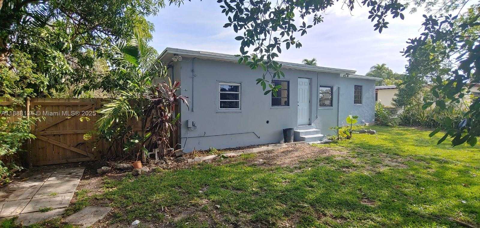Small Image of 5770 SOUTH WEST 62ND TER, Miami Number 17