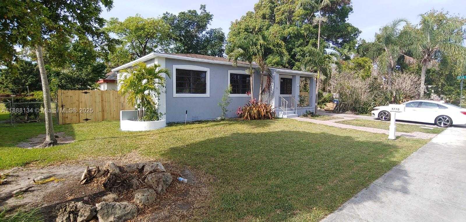 Small Image of 5770 SOUTH WEST 62ND TER, Miami Number 3