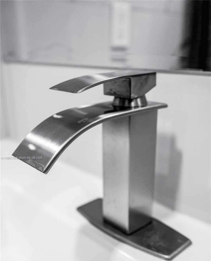 Small Image of 977 SOUTH WEST 10TH ST #927, Miami Number 17