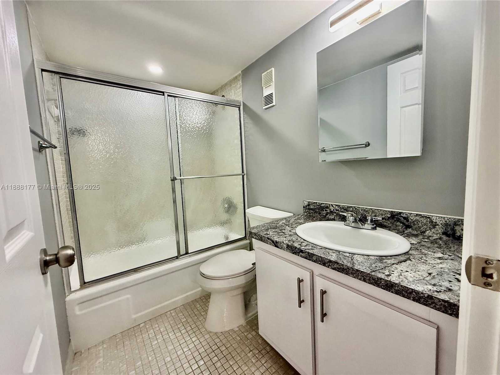 Small Image of 2761 SOUTH TAFT ST #201, Hollywood Number 14