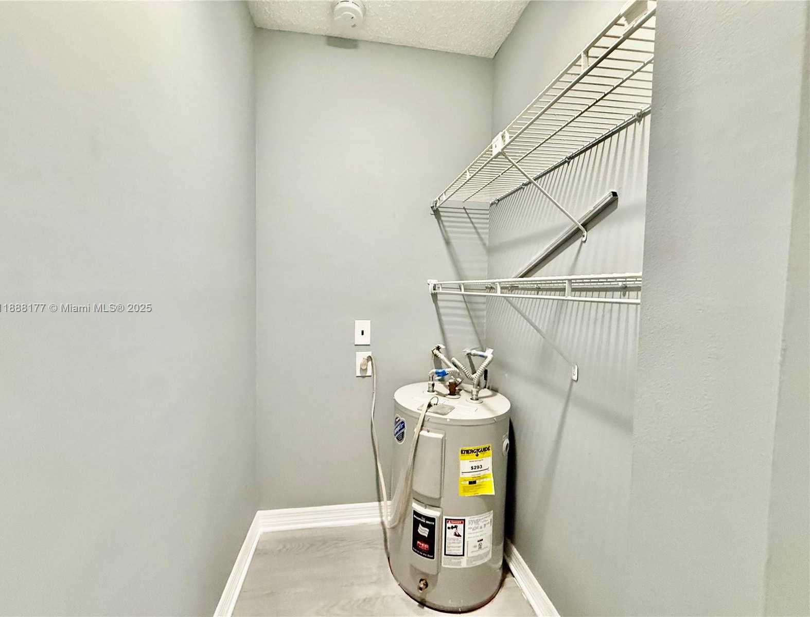 Small Image of 2761 SOUTH TAFT ST #201, Hollywood Number 16