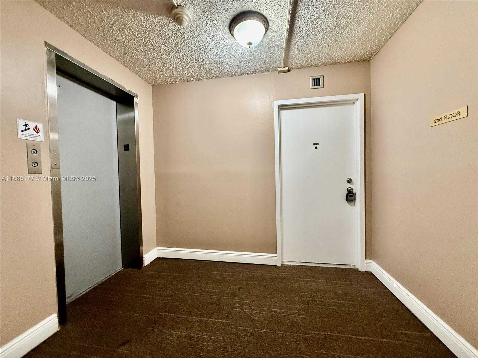 Small Image of 2761 SOUTH TAFT ST #201, Hollywood Number 18