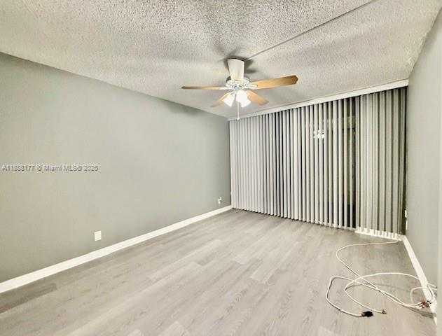 Small Image of 2761 SOUTH TAFT ST #201, Hollywood Number 4