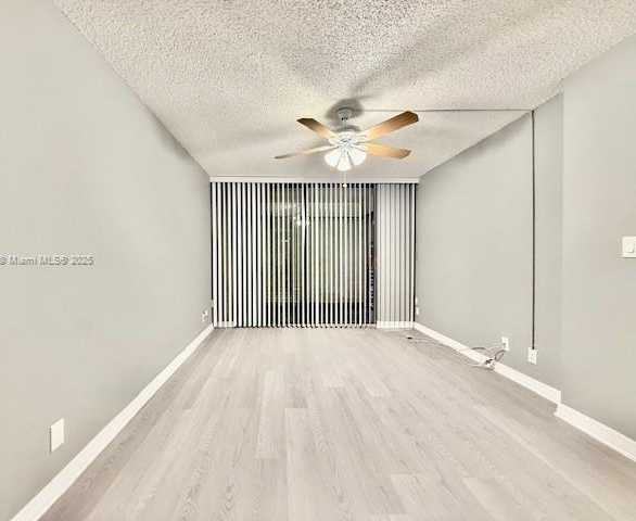 Small Image of 2761 SOUTH TAFT ST #201, Hollywood Number 7