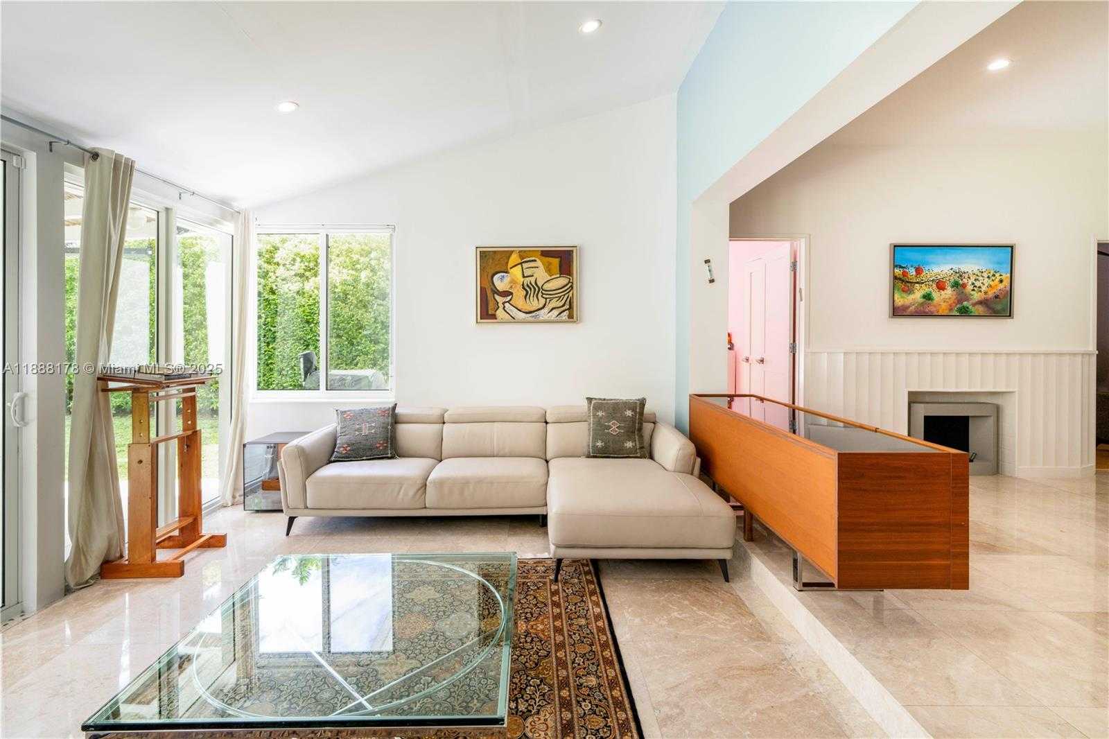 Small Image of 4455 ALTON RD, Miami Beach Number 11