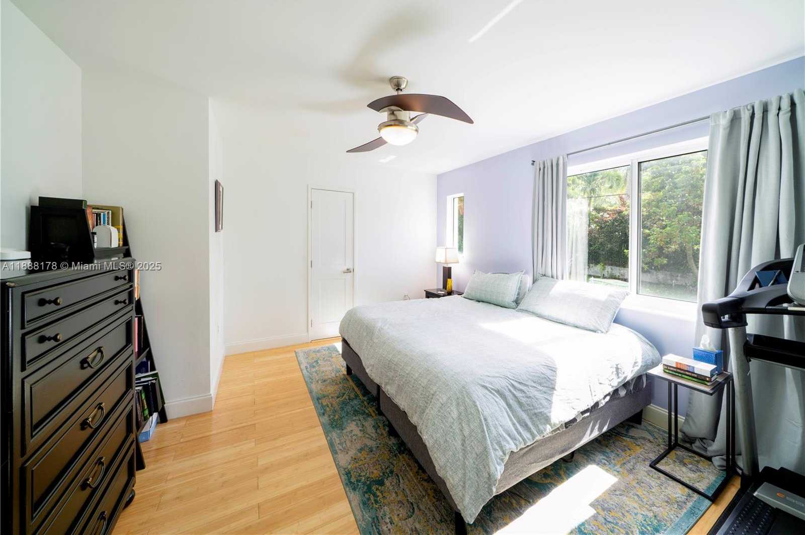Small Image of 4455 ALTON RD, Miami Beach Number 12