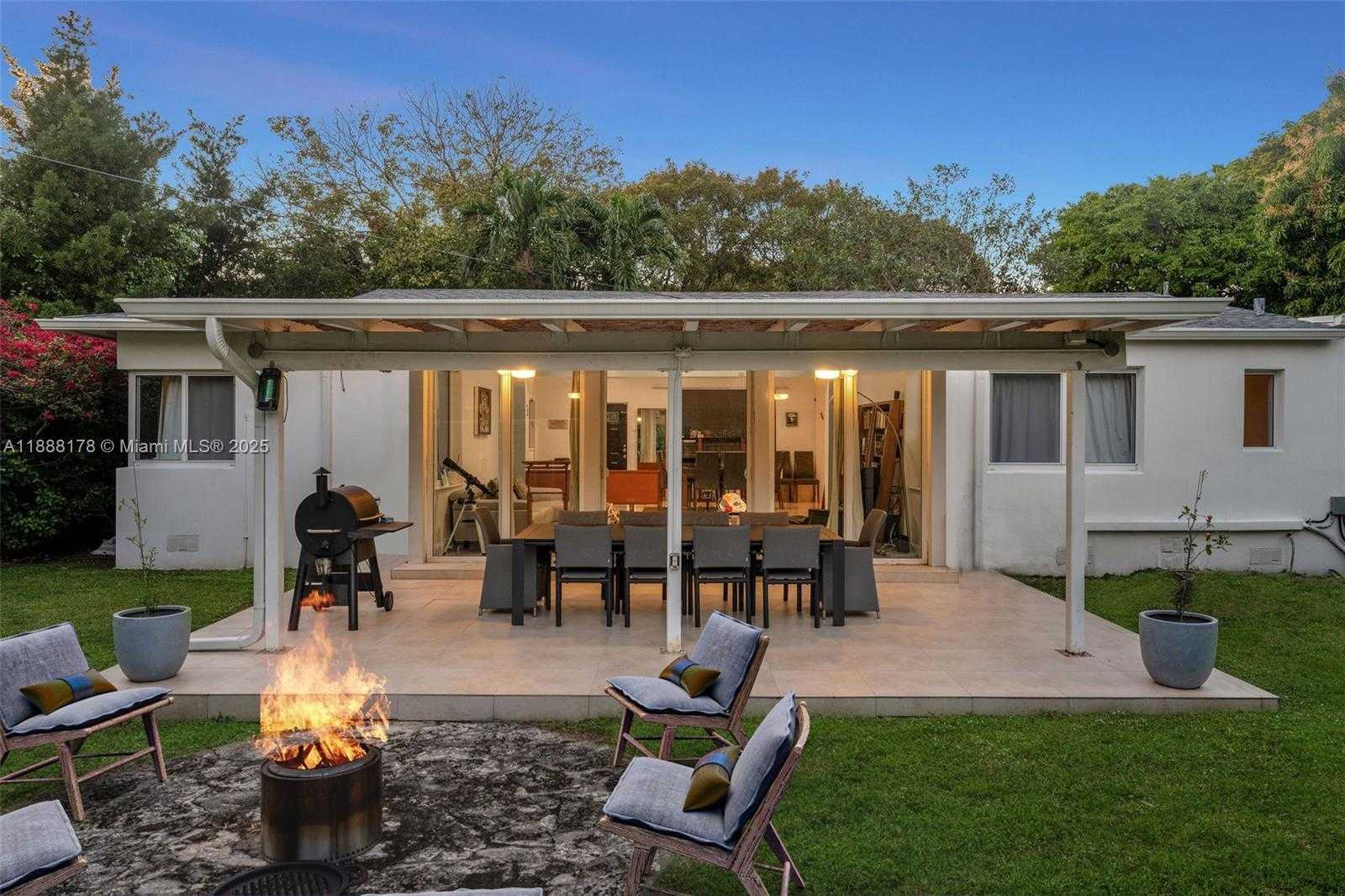 Small Image of 4455 ALTON RD, Miami Beach Number 16