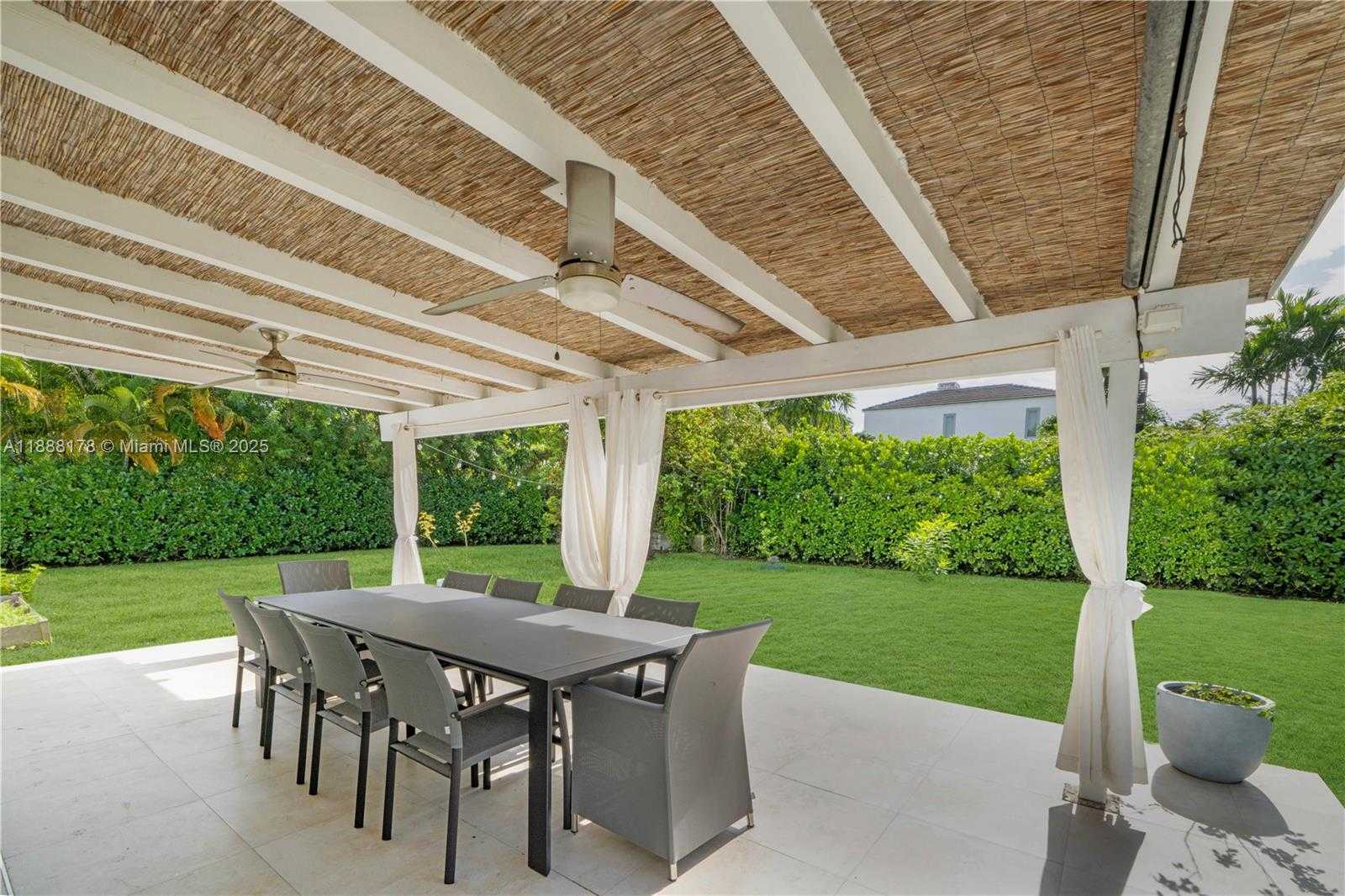 Small Image of 4455 ALTON RD, Miami Beach Number 17