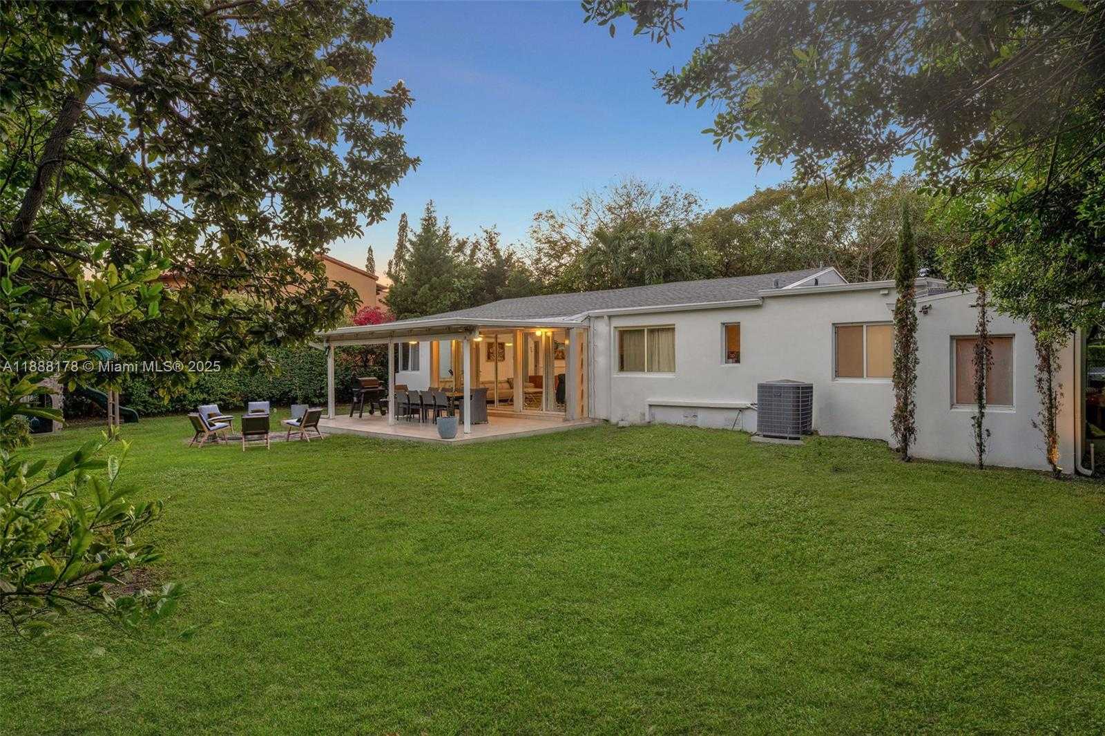 Small Image of 4455 ALTON RD, Miami Beach Number 19