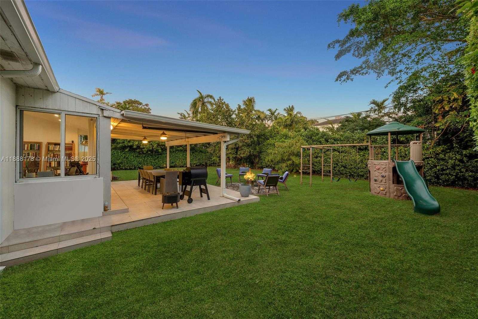 Small Image of 4455 ALTON RD, Miami Beach Number 21