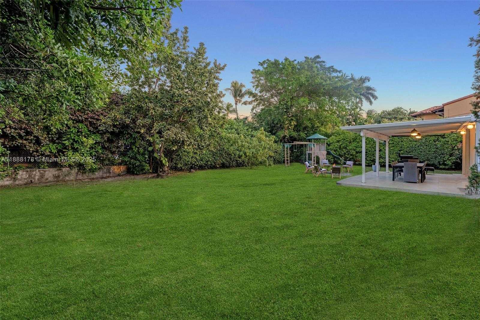 Small Image of 4455 ALTON RD, Miami Beach Number 22