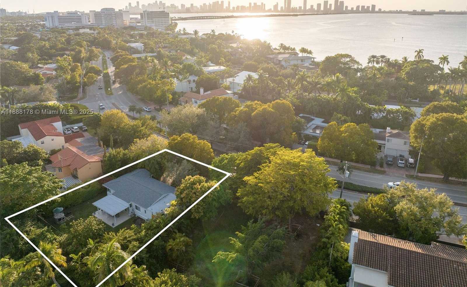 Small Image of 4455 ALTON RD, Miami Beach Number 26