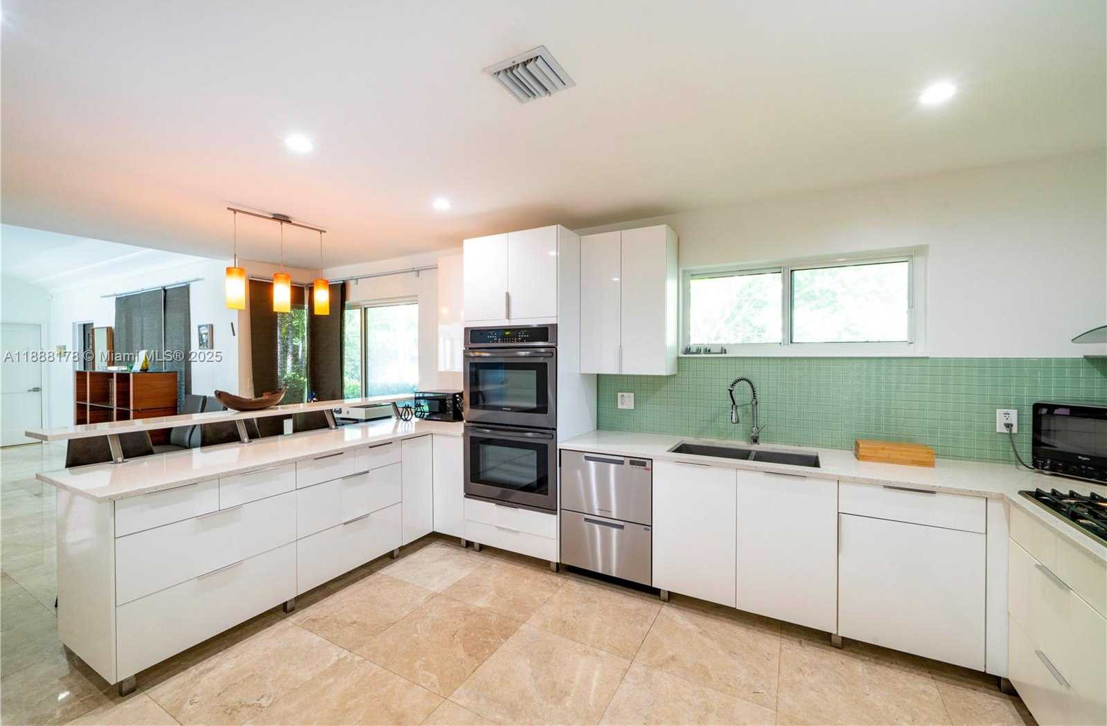 Small Image of 4455 ALTON RD, Miami Beach Number 4