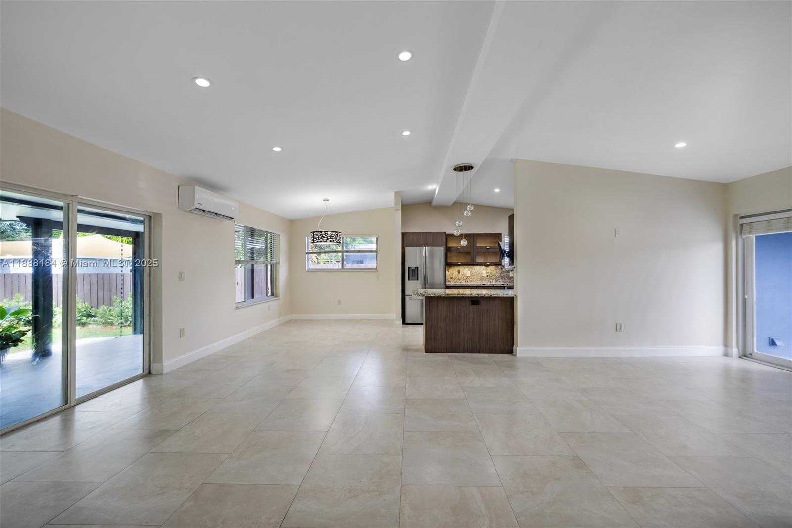 Small Image of 840 NORTH EAST 159TH ST #., North Miami Beach Number 11