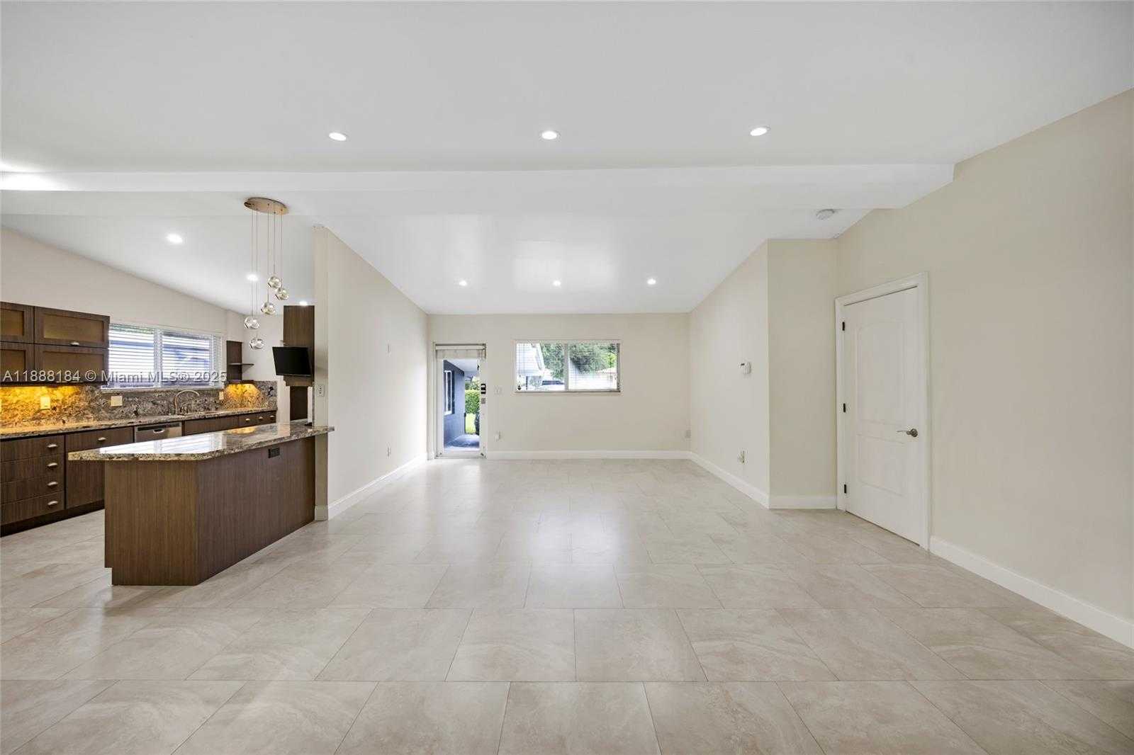 Small Image of 840 NORTH EAST 159TH ST #., North Miami Beach Number 13