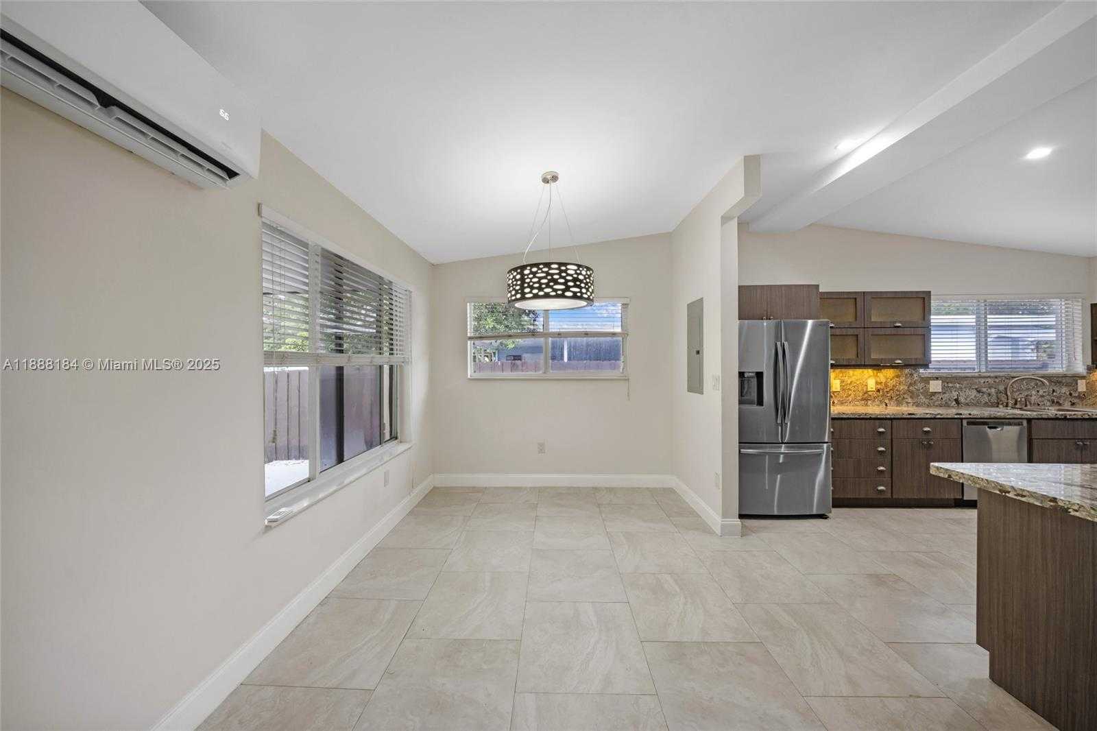 Small Image of 840 NORTH EAST 159TH ST #., North Miami Beach Number 15