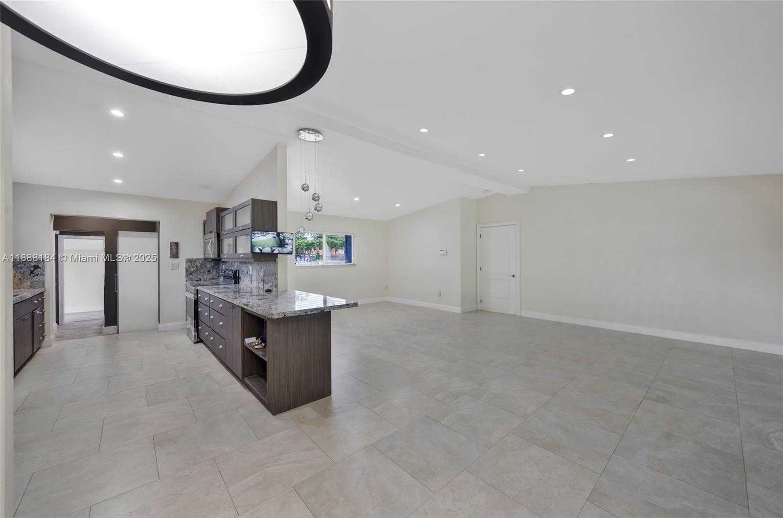 Small Image of 840 NORTH EAST 159TH ST #., North Miami Beach Number 16