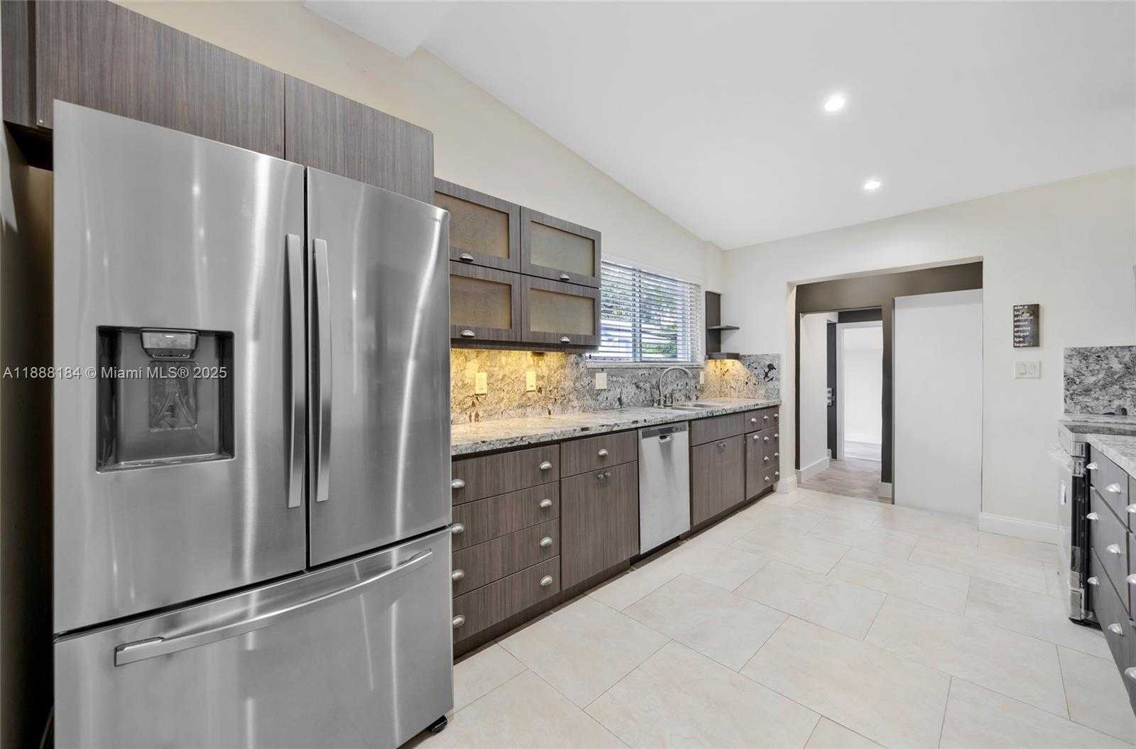 Small Image of 840 NORTH EAST 159TH ST #., North Miami Beach Number 17
