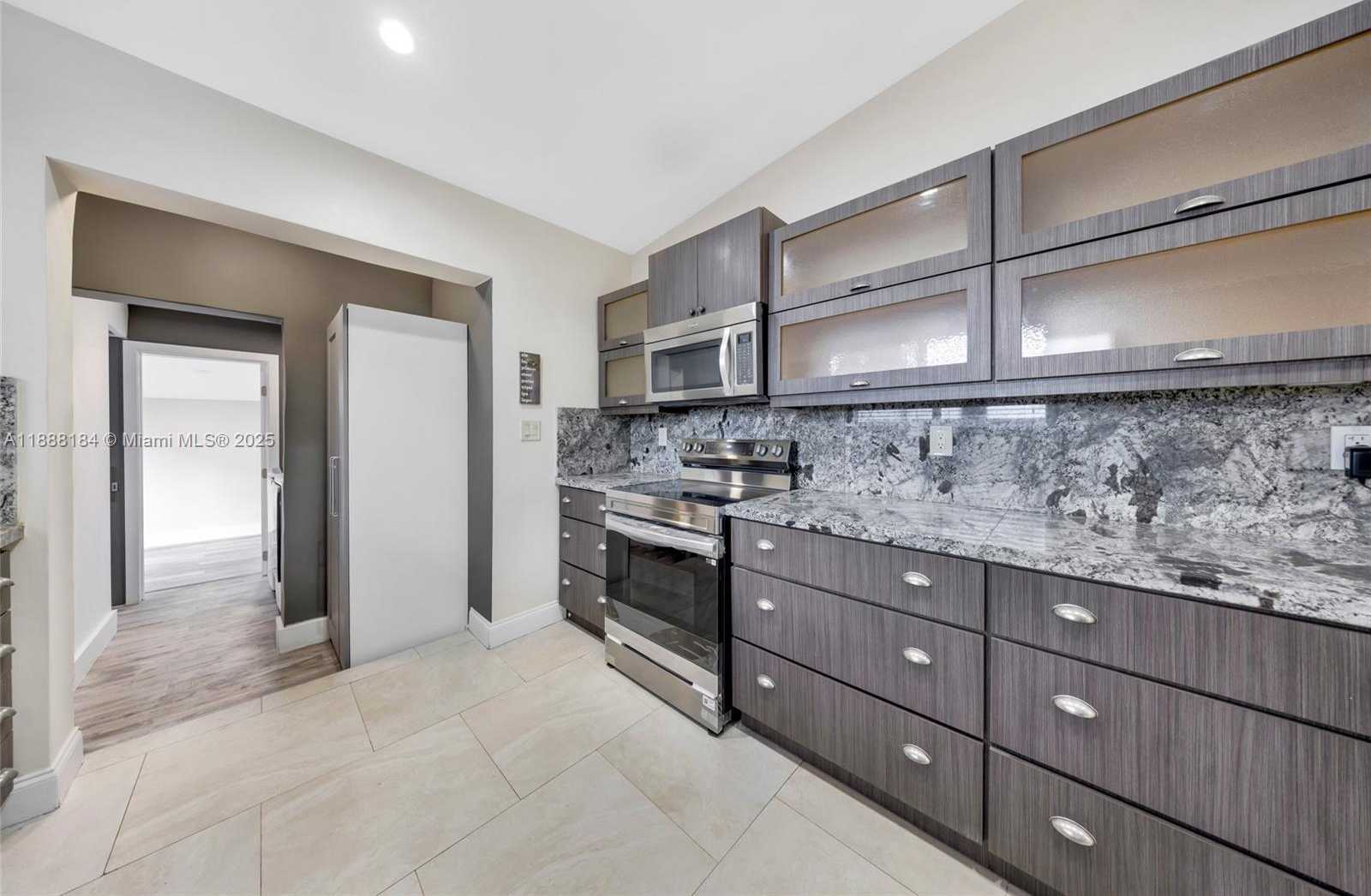 Small Image of 840 NORTH EAST 159TH ST #., North Miami Beach Number 19