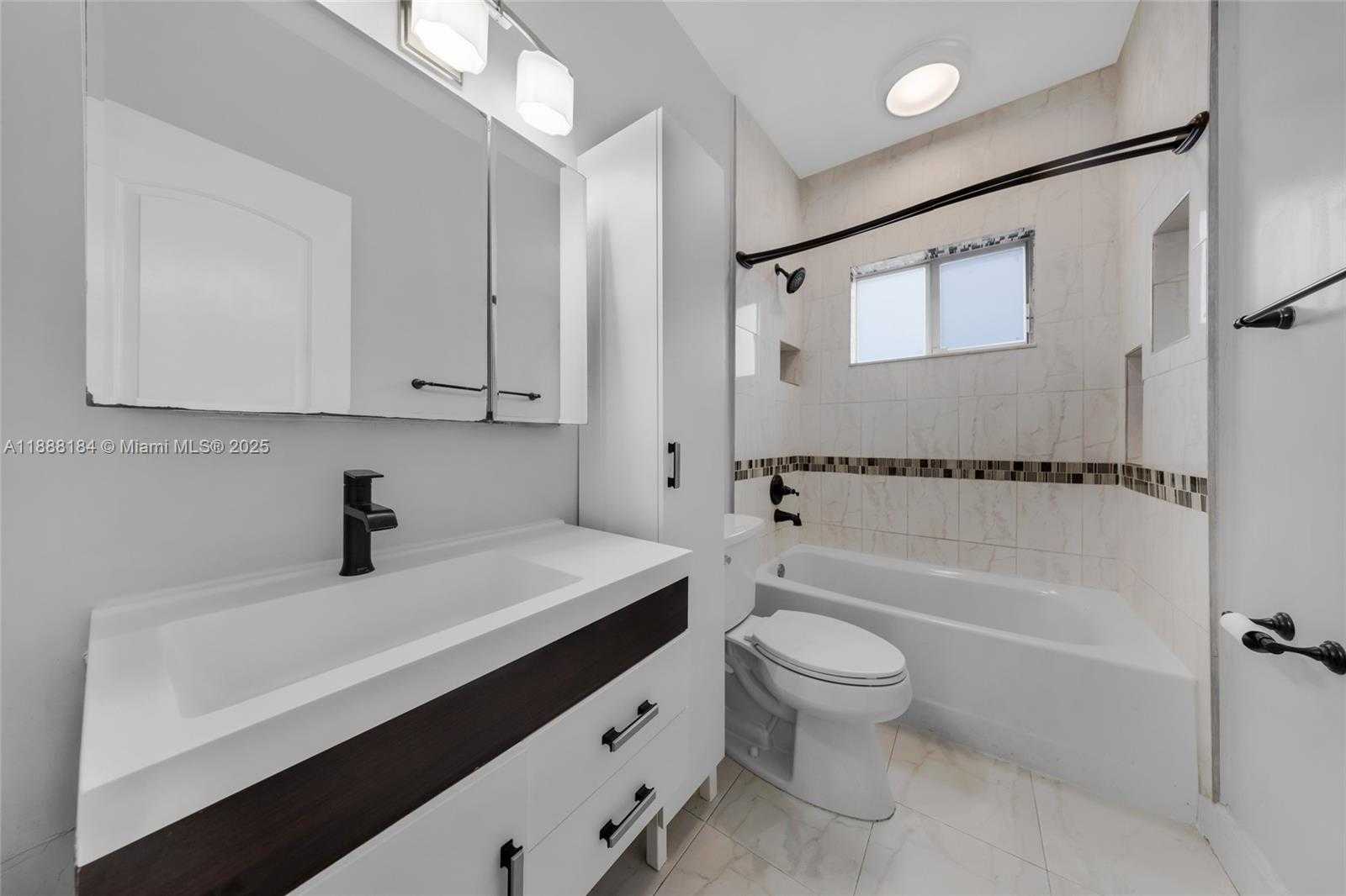 Small Image of 840 NORTH EAST 159TH ST #., North Miami Beach Number 25