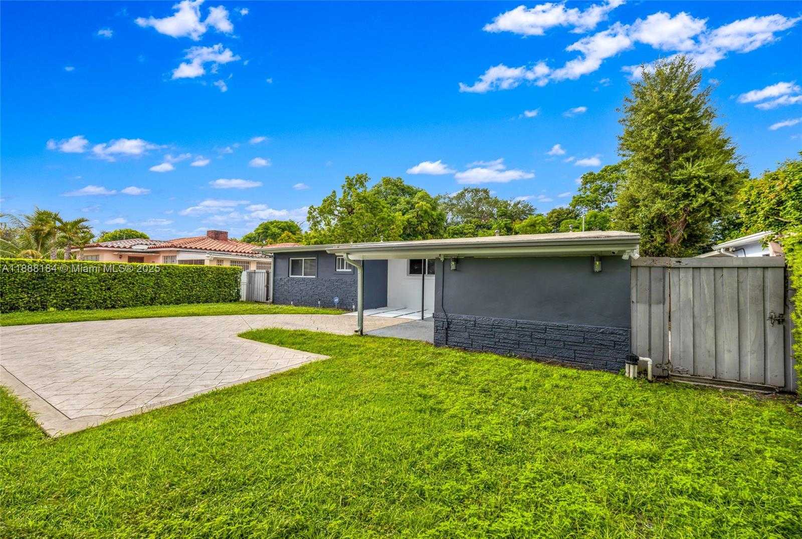 Small Image of 840 NORTH EAST 159TH ST #., North Miami Beach Number 3