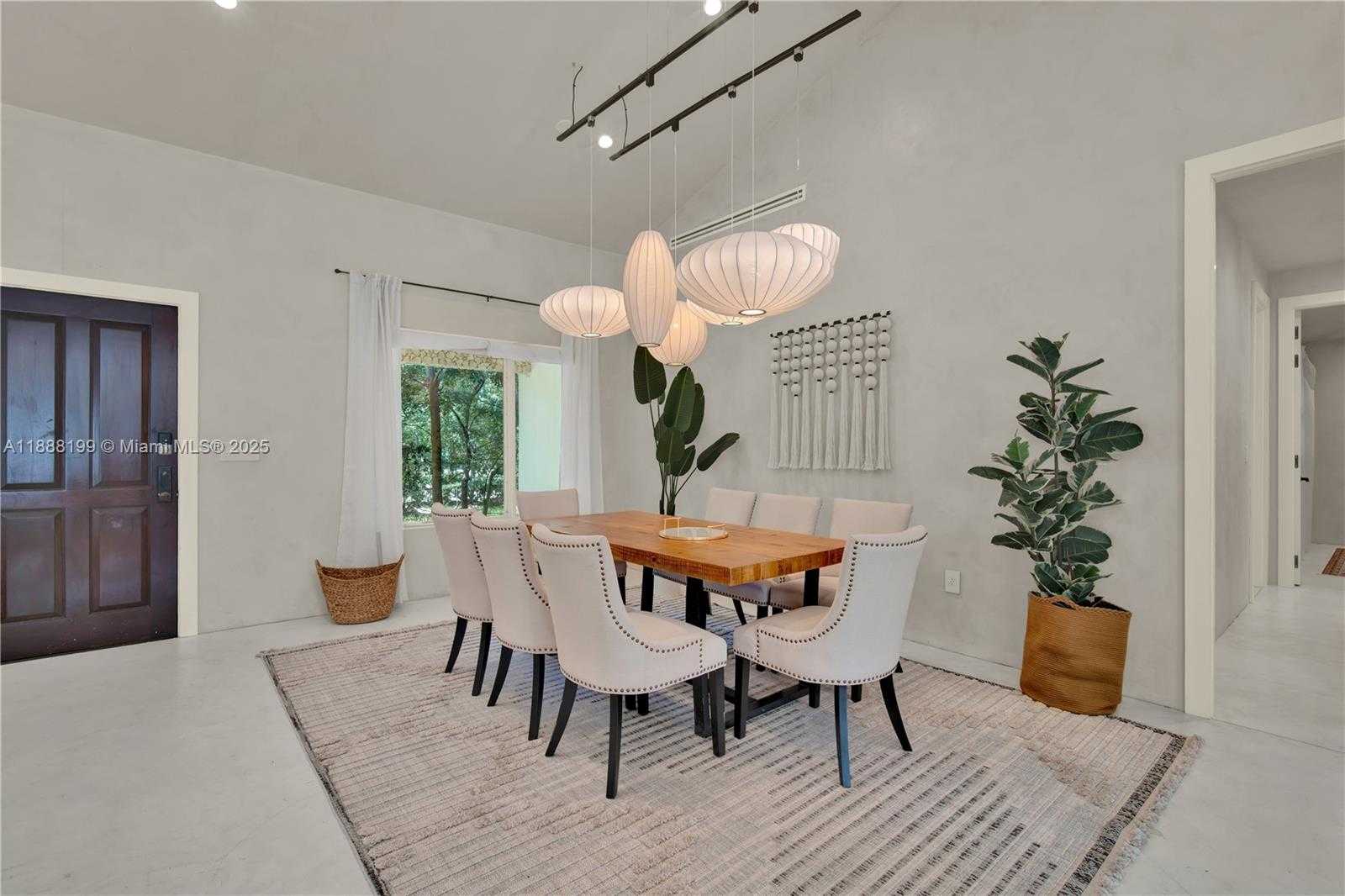 Small Image of 520 BAY POINT RD, Miami Number 11