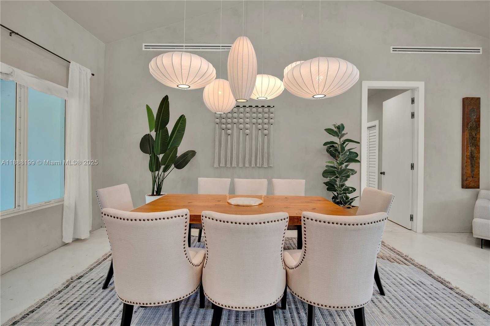 Small Image of 520 BAY POINT RD, Miami Number 12