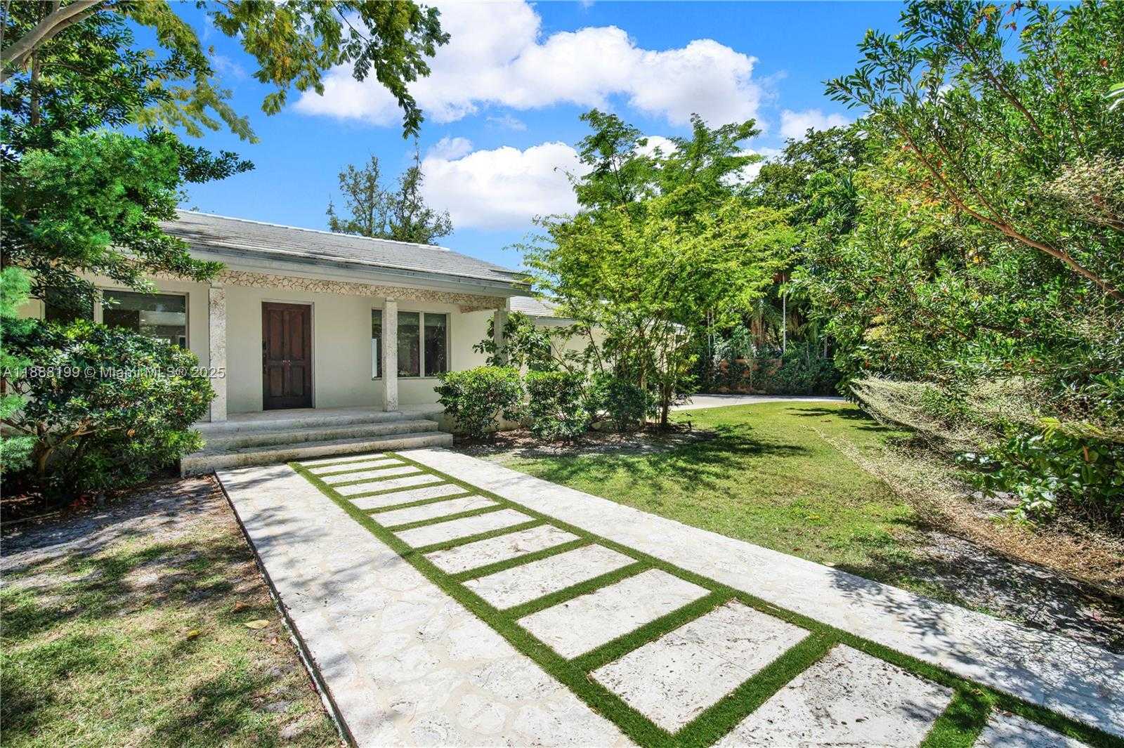 Small Image of 520 BAY POINT RD, Miami Number 2