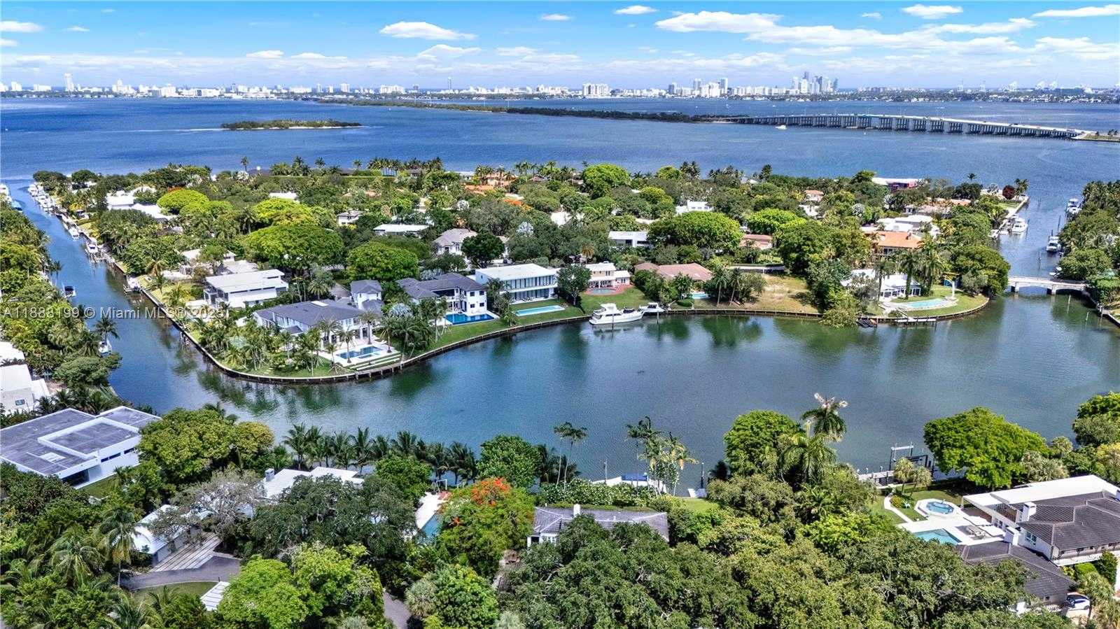 Small Image of 520 BAY POINT RD, Miami Number 43