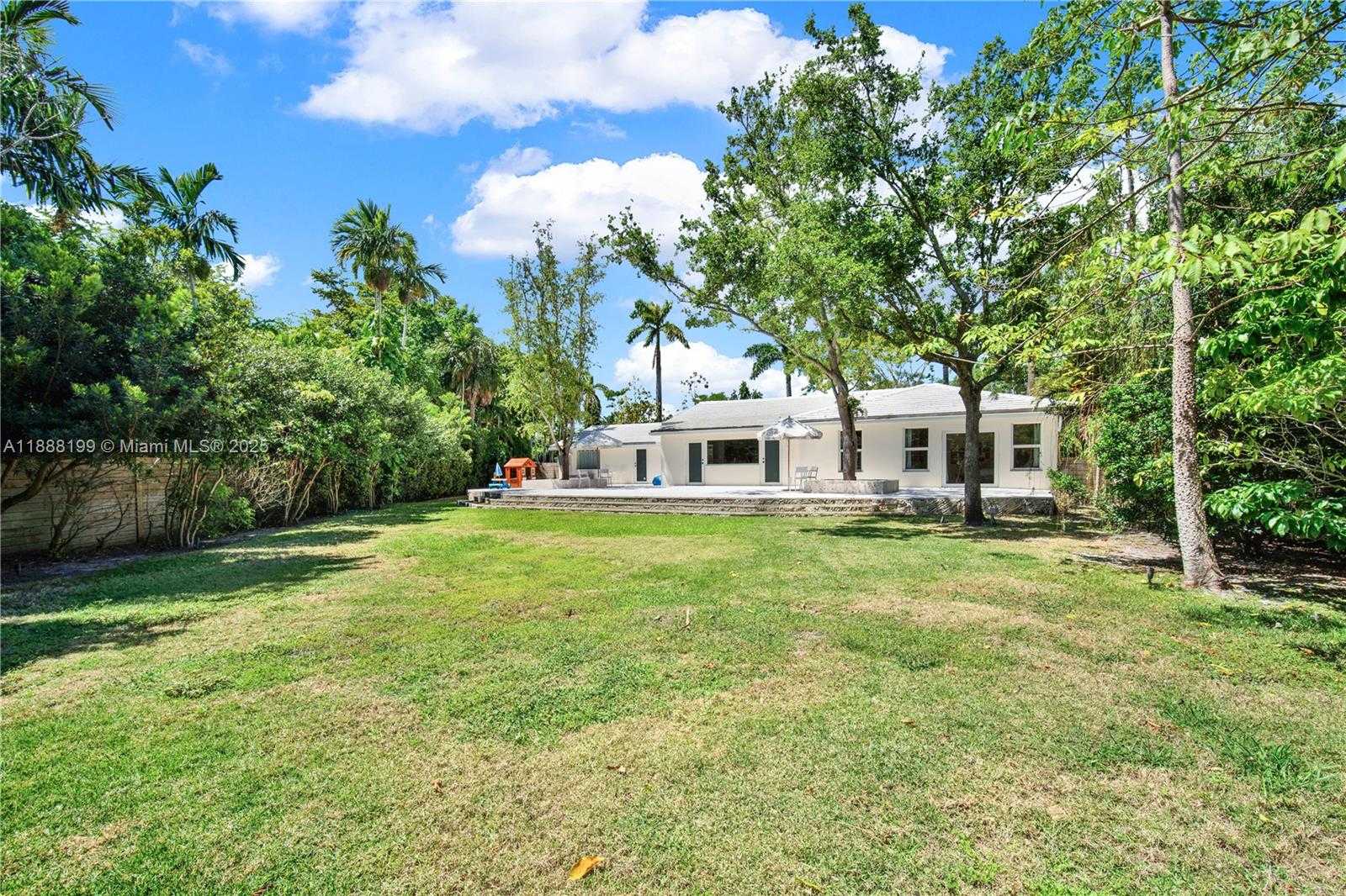 Small Image of 520 BAY POINT RD, Miami Number 45
