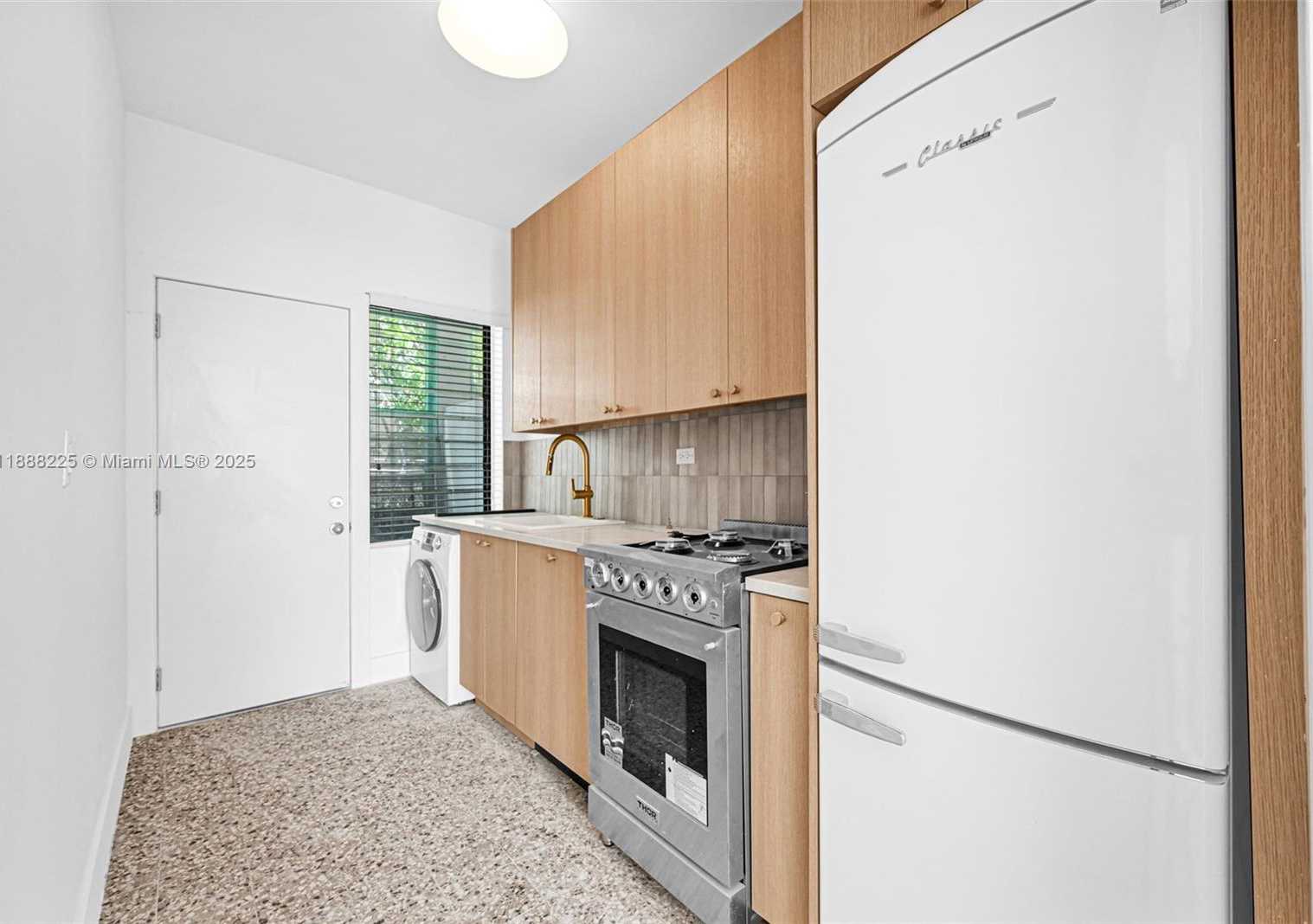 Small Image of 641 10TH ST #5, Miami Beach Number 11