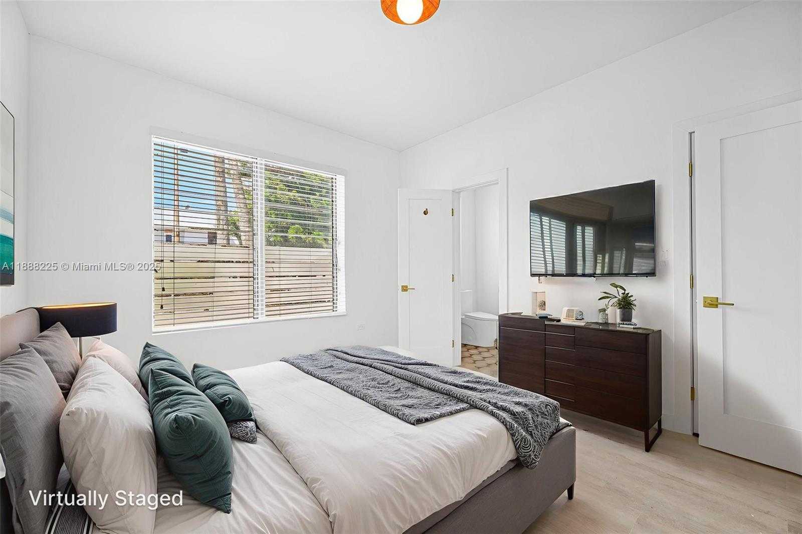 Small Image of 641 10TH ST #5, Miami Beach Number 16