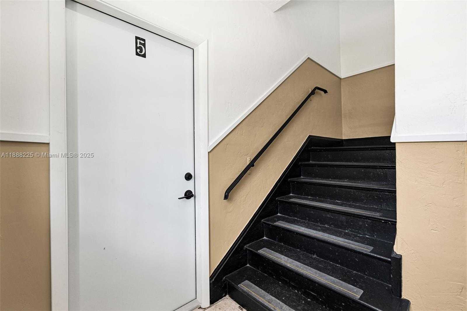 Small Image of 641 10TH ST #5, Miami Beach Number 23