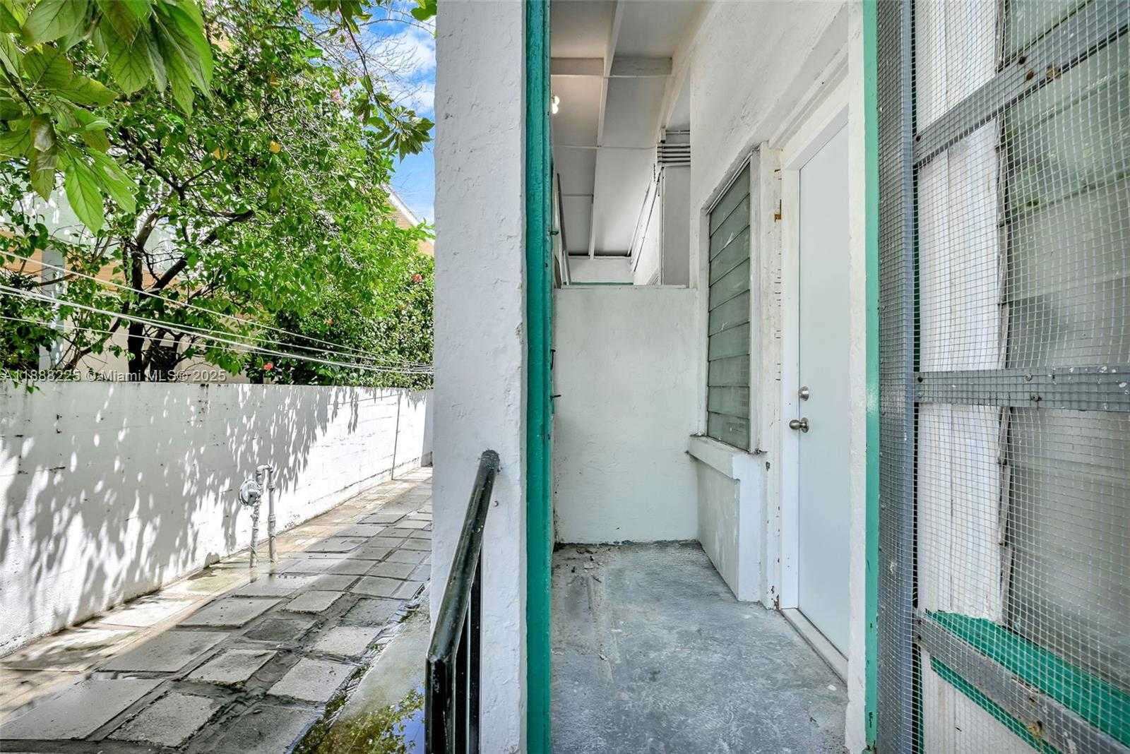 Small Image of 641 10TH ST #5, Miami Beach Number 24