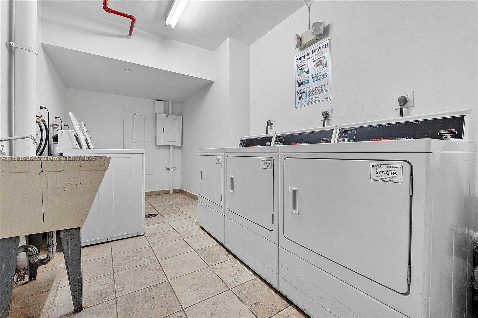 Small Image of 1000 WEST AVE #319, Miami Beach Number 10