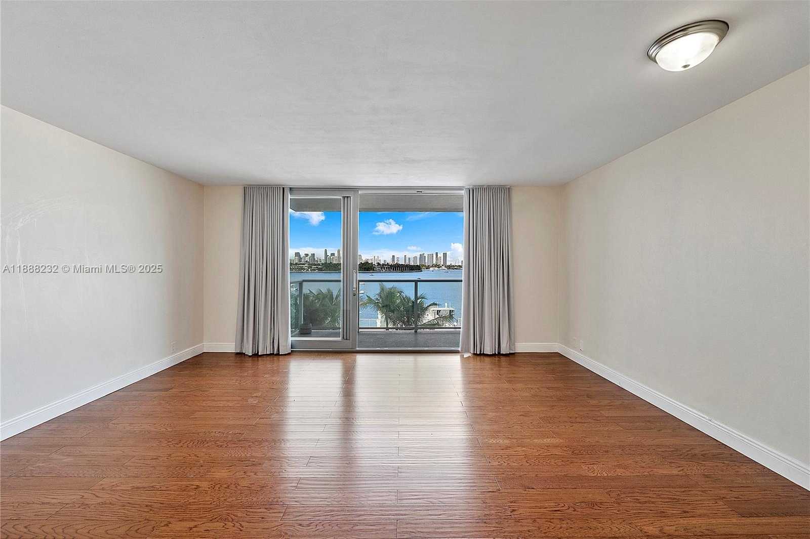 Small Image of 1000 WEST AVE #319, Miami Beach Number 6