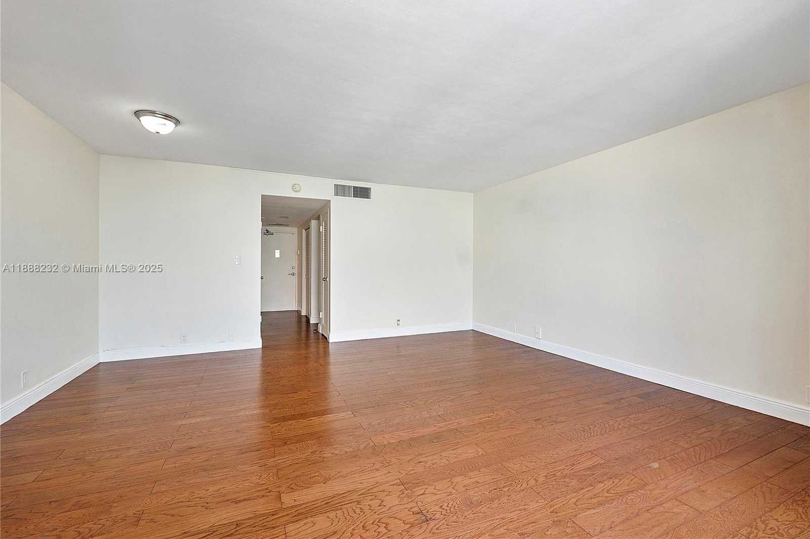 Small Image of 1000 WEST AVE #319, Miami Beach Number 7