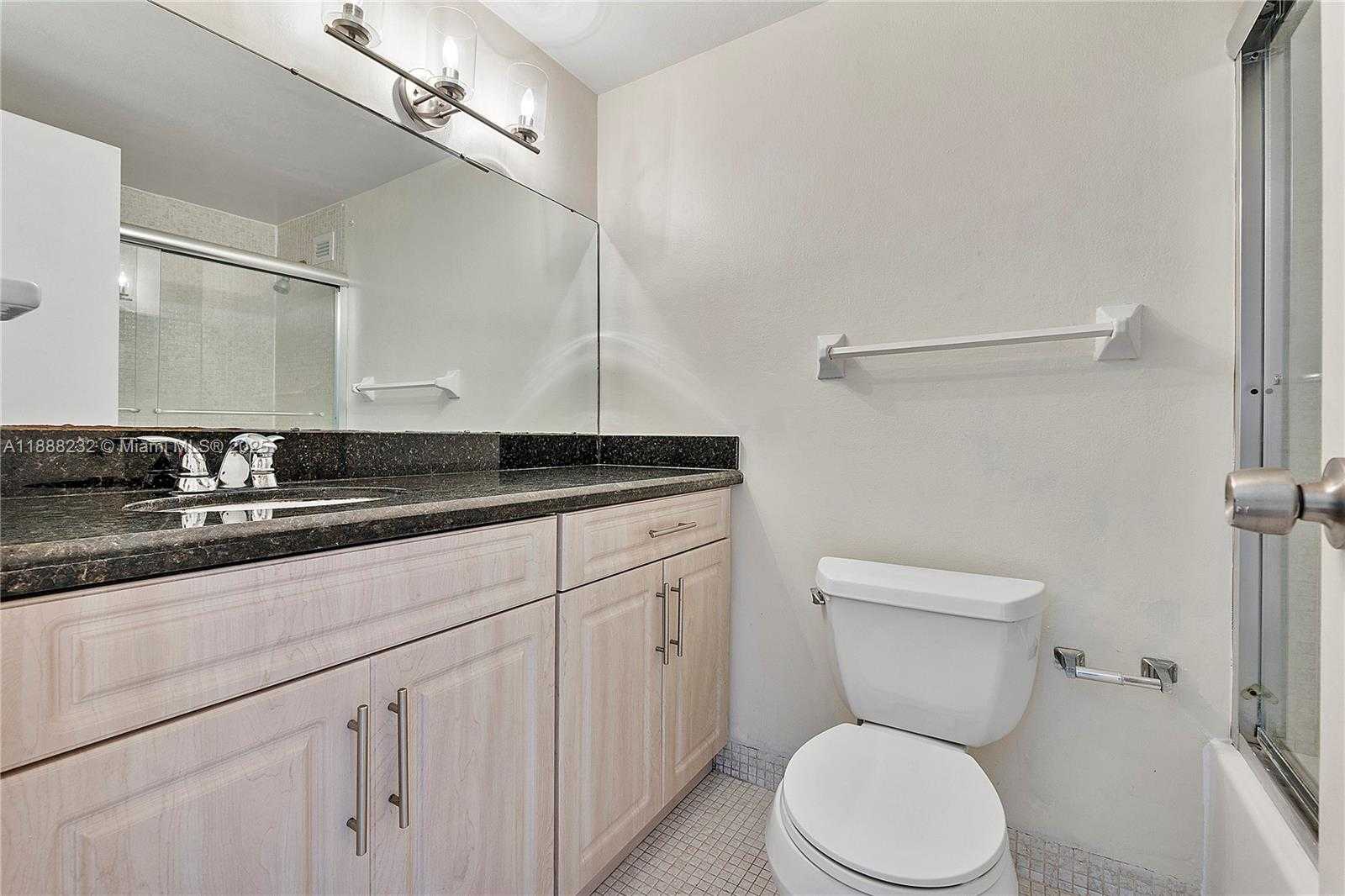 Small Image of 1000 WEST AVE #319, Miami Beach Number 9