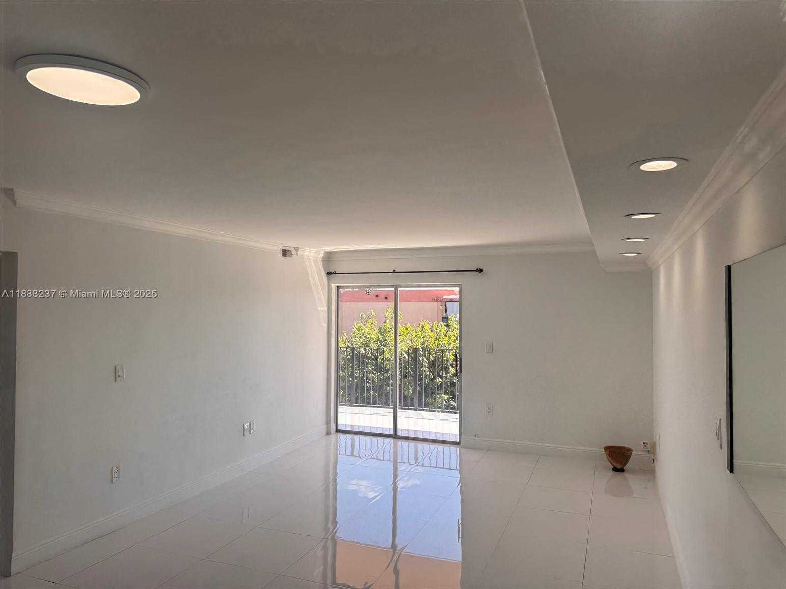 Small Image of 1910 WEST 56TH ST #3405, Hialeah Number 2